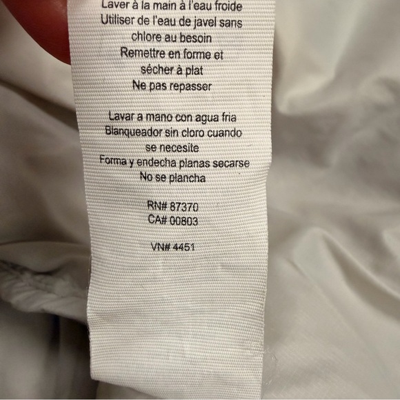 ALO Yoga Off Duty Bomber Jacket Womens XS Silver Metallic Down Insulated - Picture 9 of 11